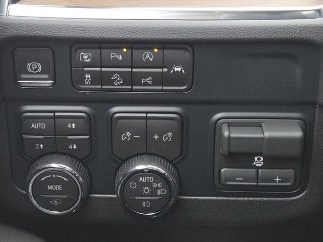 New 2026 Chevrolet Suburban High Country AWD/4WD image 14