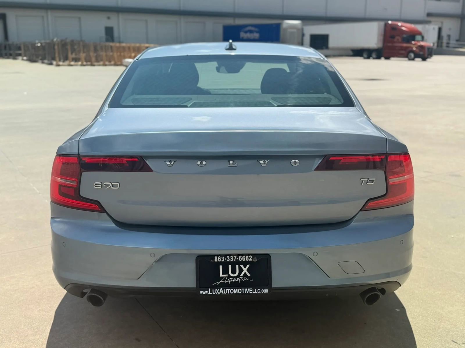 Used 2018 Volvo S90 T5 Momentum w/ Convenience Package FWD image 9