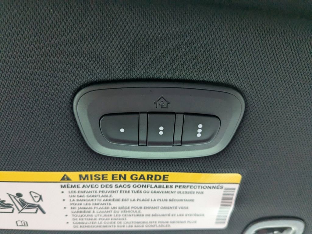 New 2025 Chrysler Pacifica Select image 36