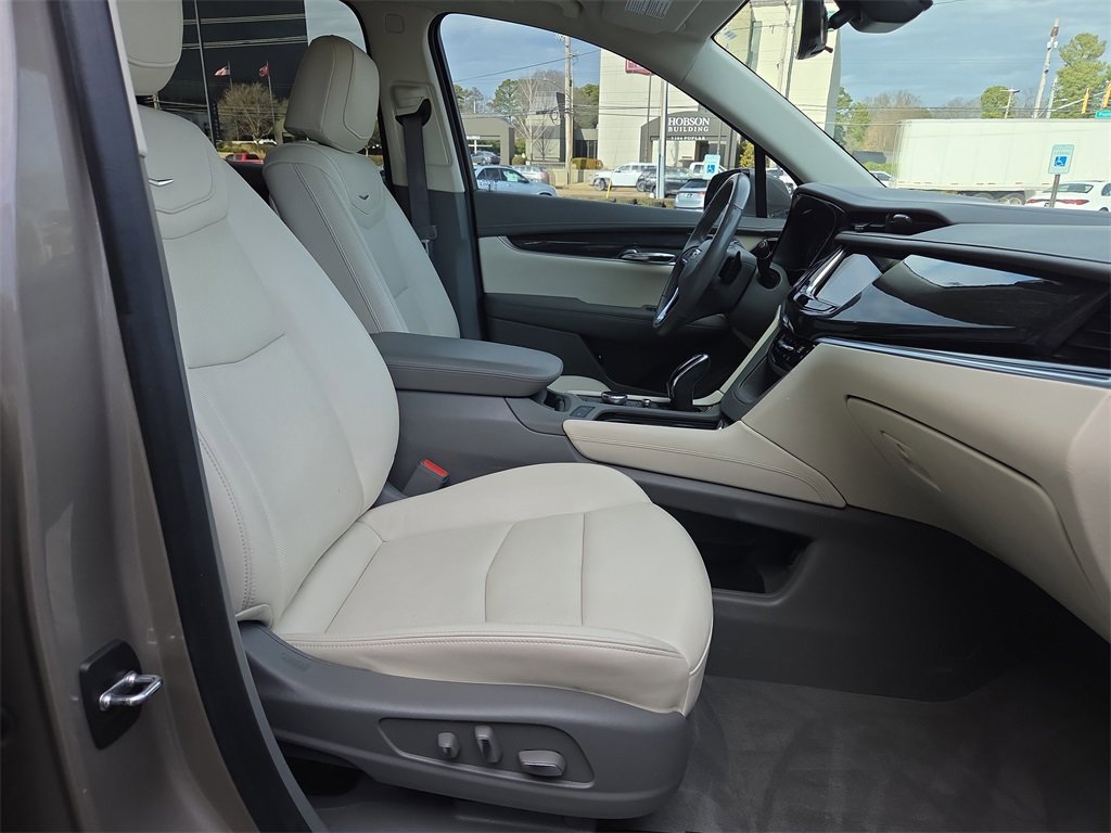 Used 2022 Cadillac XT6 Premium Luxury w/ Technology Package image 18