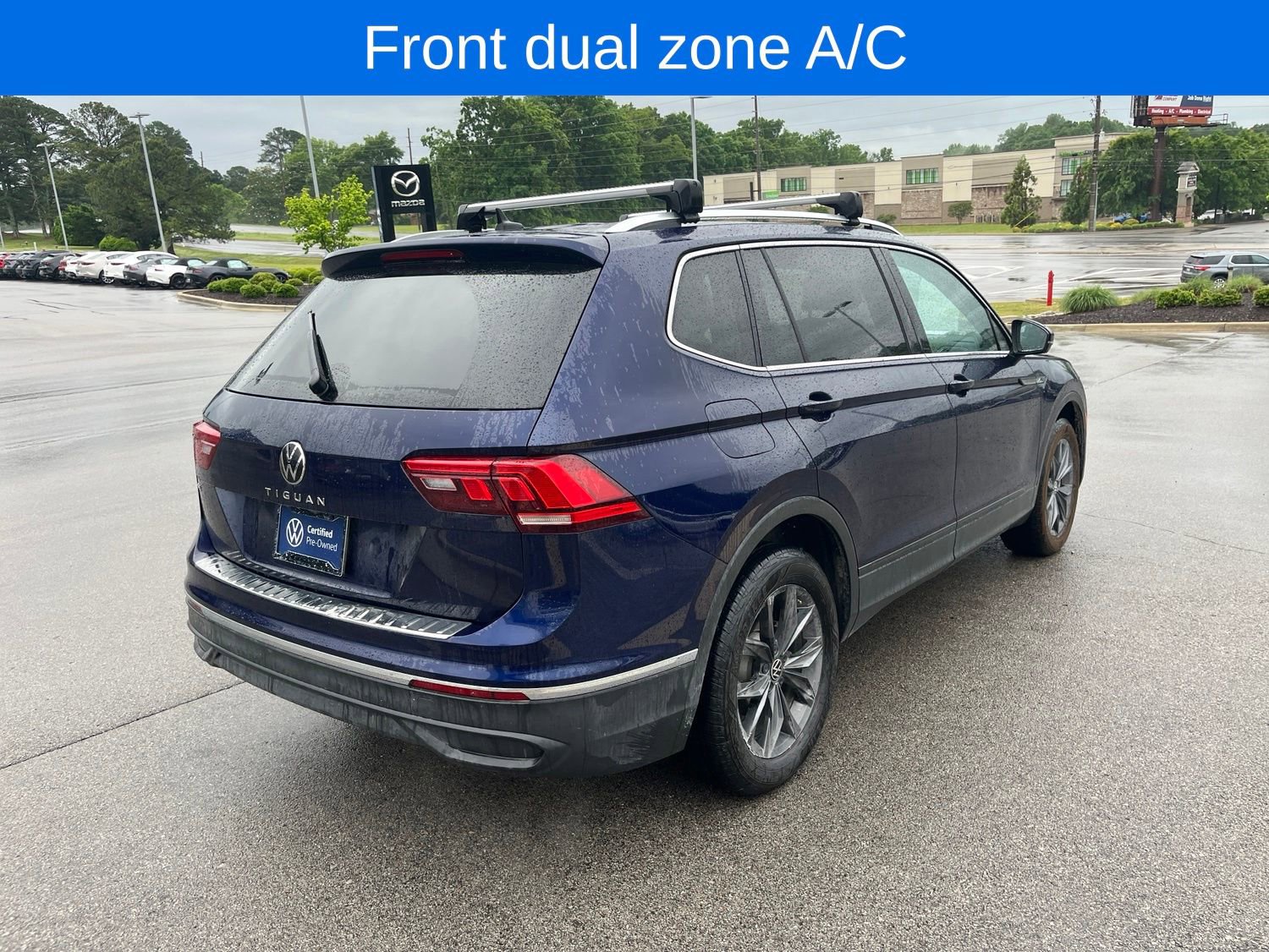 Used 2023 Volkswagen Tiguan SE w/ Panoramic Sunroof Package FWD image 4