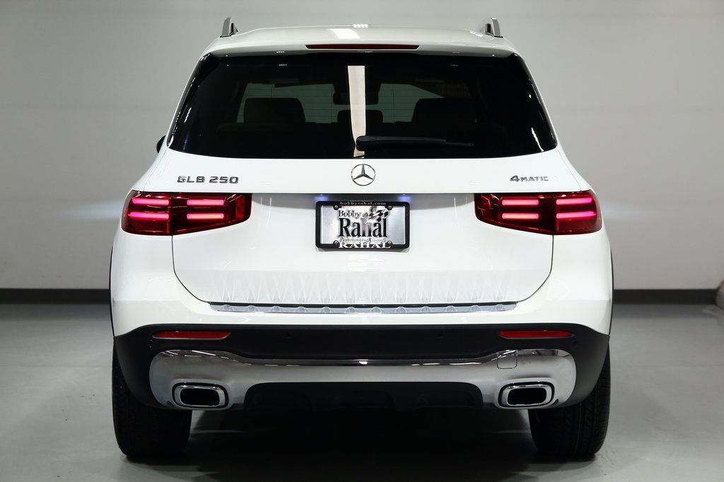 Certified 2025 Mercedes-Benz GLB 250 4MATIC image 11