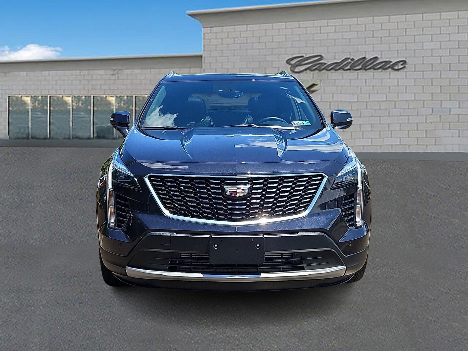 Certified 2023 Cadillac XT4 Premium Luxury AWD/4WD image 2