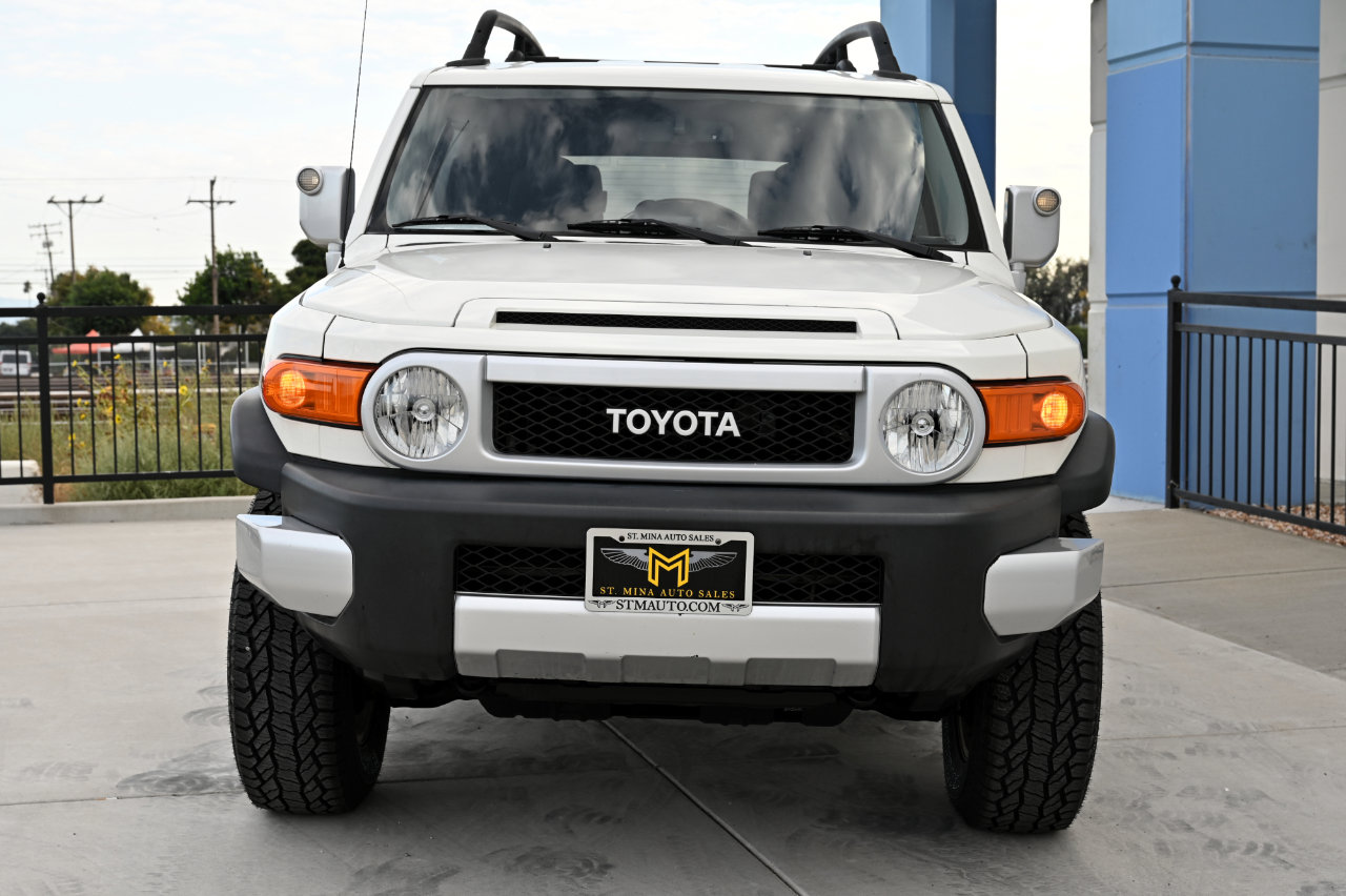 Used 2013 Toyota FJ Cruiser 4WD image 10