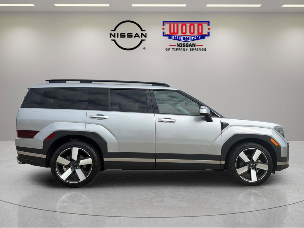Used 2025 Hyundai Santa Fe Limited image 2