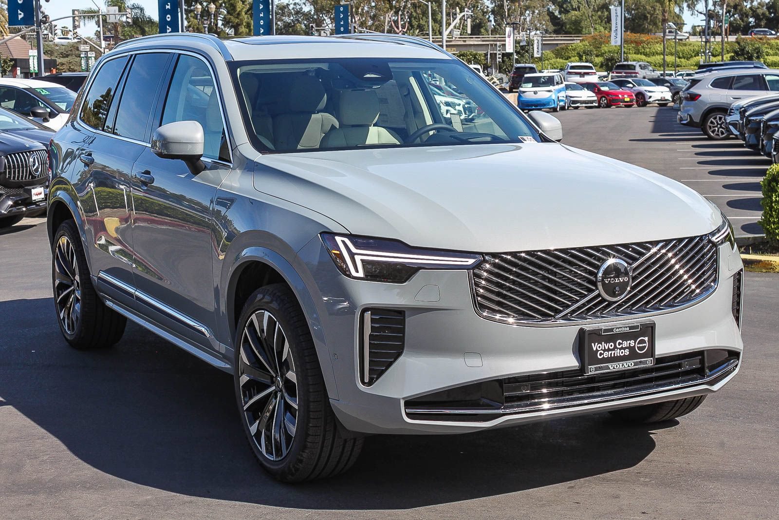 New 2026 Volvo XC90 B6 Ultra w/ Protection Package AWD/4WD image 3