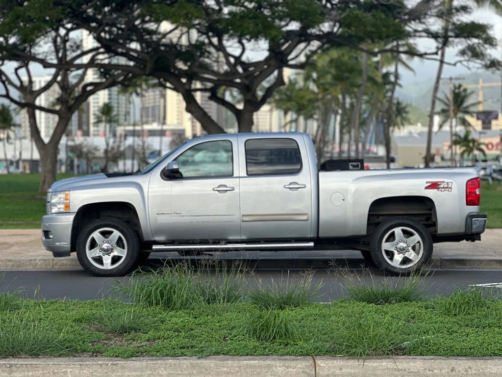 Used 2013 Chevrolet Silverado 2500 LTZ w/ LTZ Plus Package image 2