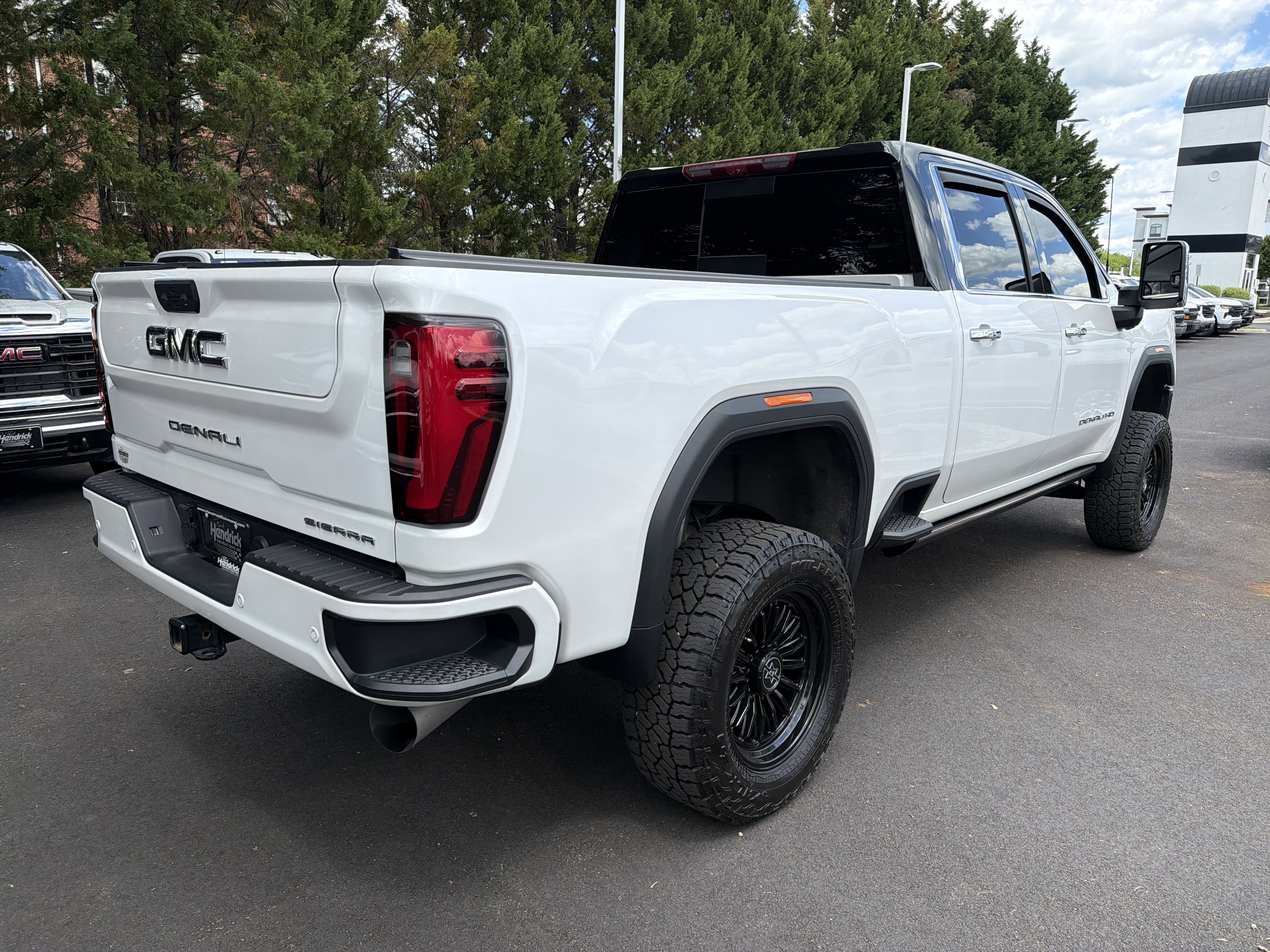 Used 2024 GMC Sierra 2500 Denali Ultimate image 10