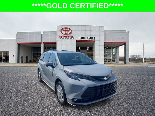 Certified 2022 Toyota Sienna XLE Woodland Edition