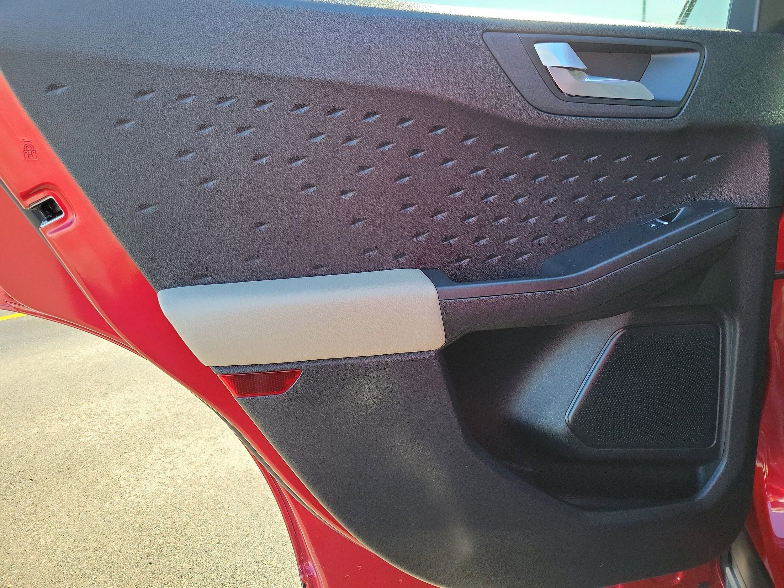 Certified 2020 Ford Escape SEL image 11