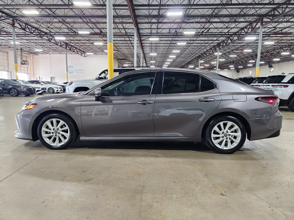 Used 2022 Toyota Camry LE FWD image 7