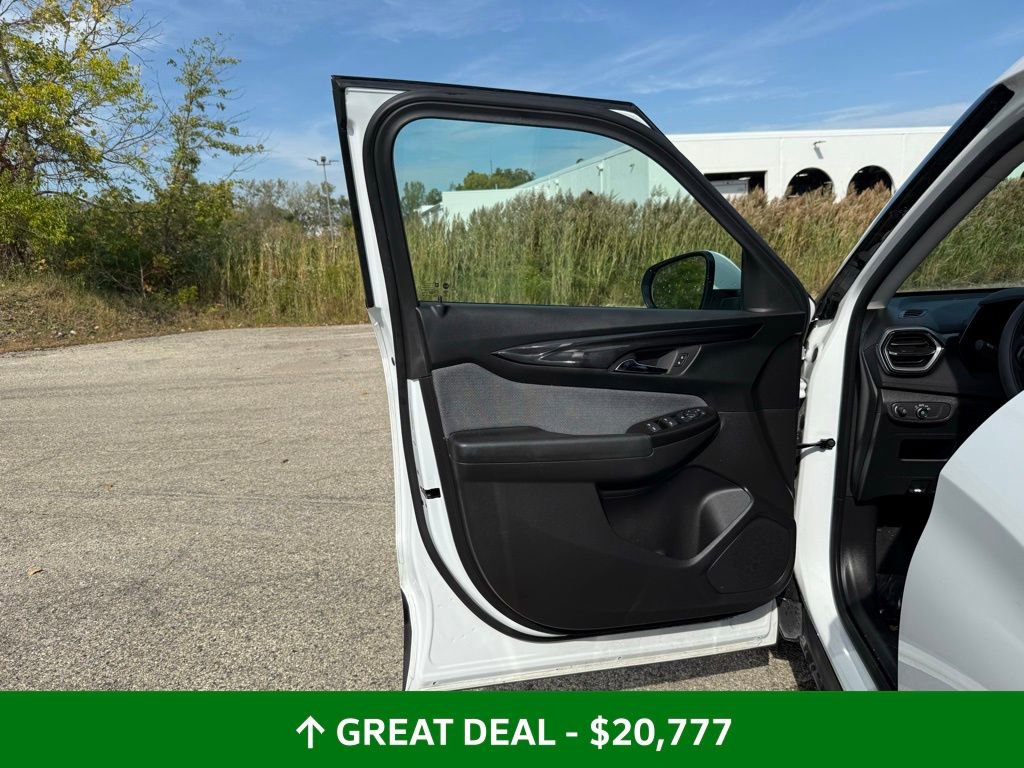 Used 2024 Chevrolet TrailBlazer LT w/ Driver Confidence Package image 36