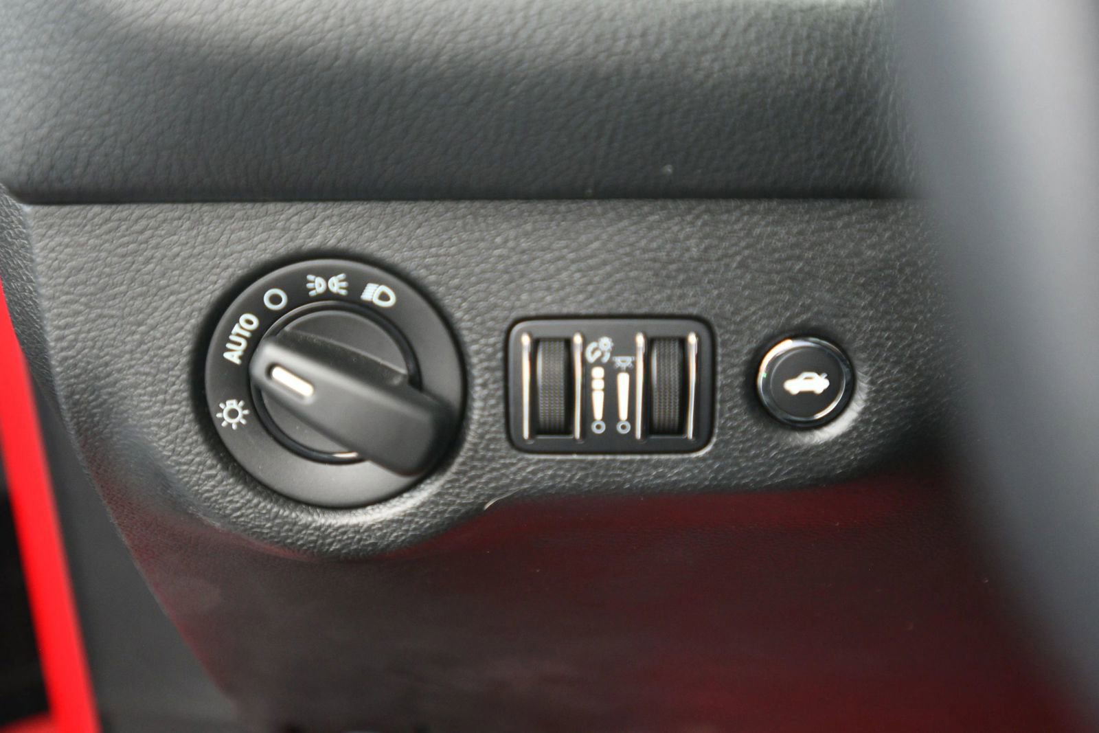 Used 2016 Dodge Challenger SRT Hellcat image 22