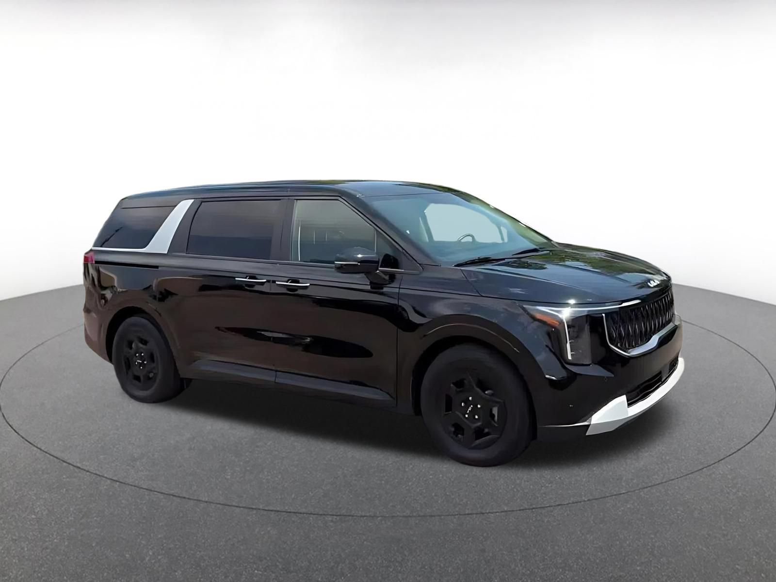 Used 2026 Kia Carnival FWD image 2