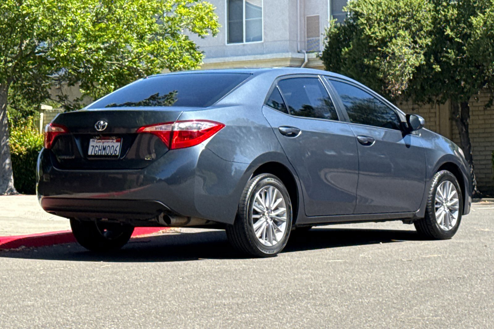 Used 2014 Toyota Corolla LE FWD image 5