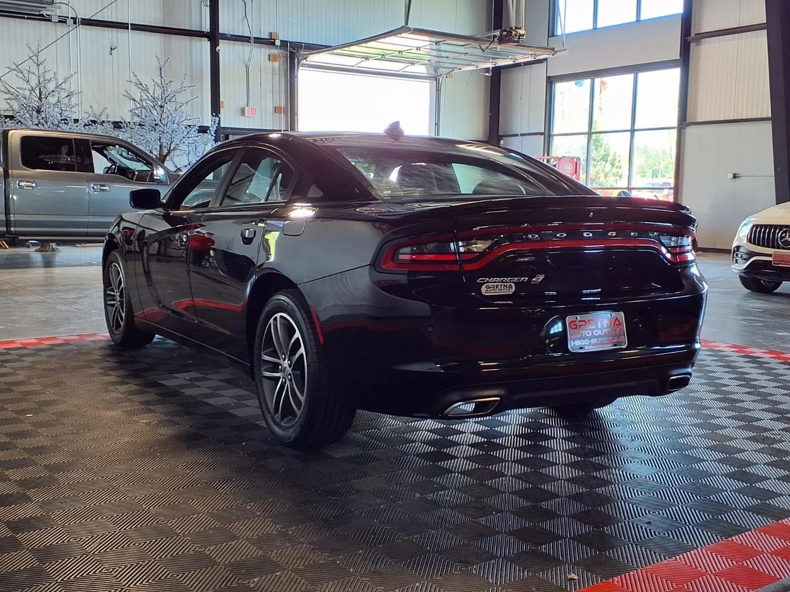 Used 2019 Dodge Charger SXT w/ Cold Weather Package AWD/4WD image 4