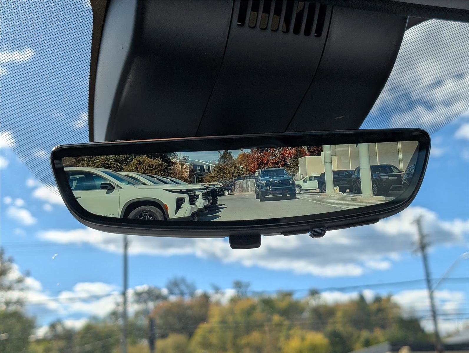 New 2026 Chevrolet Suburban Premier image 33