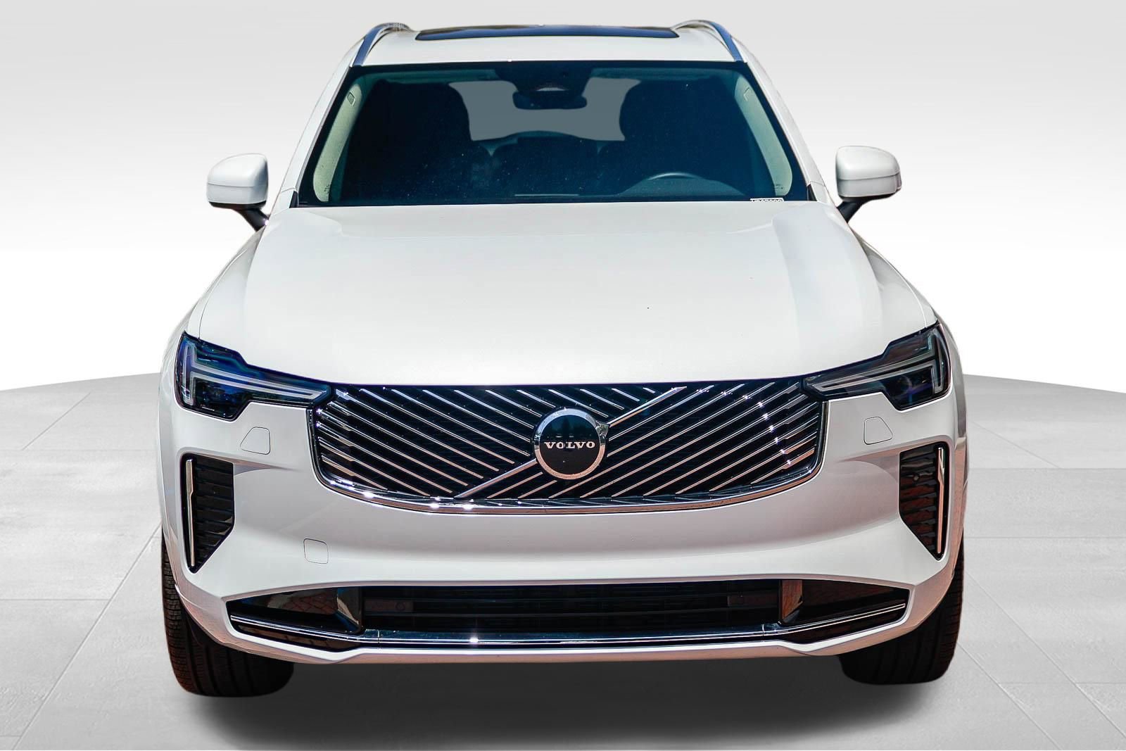 Used 2026 Volvo XC90 B5 Core AWD/4WD image 2