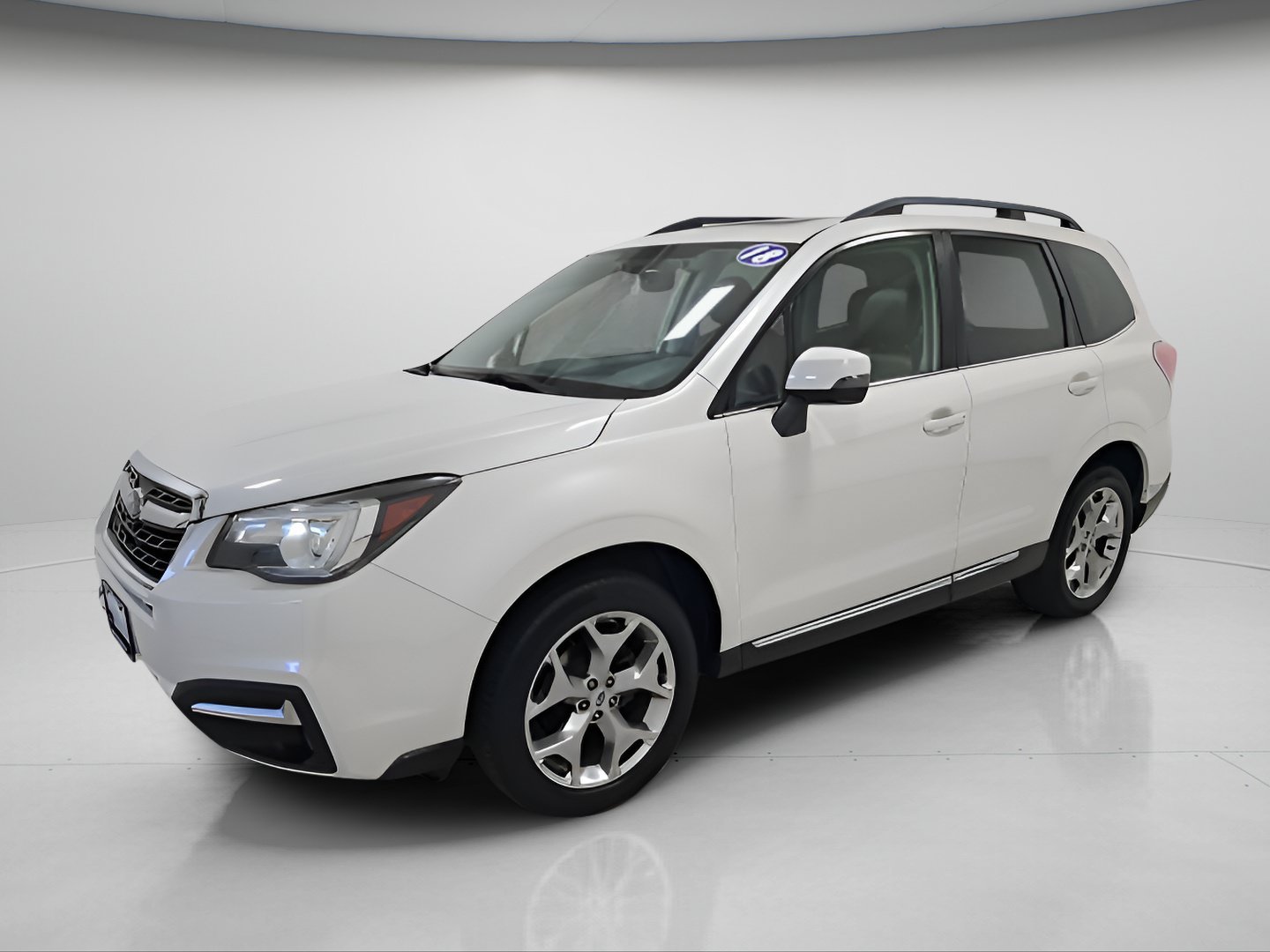 Used 2018 Subaru Forester 2.5i Touring w/ Popular Package #2 AWD/4WD image 3
