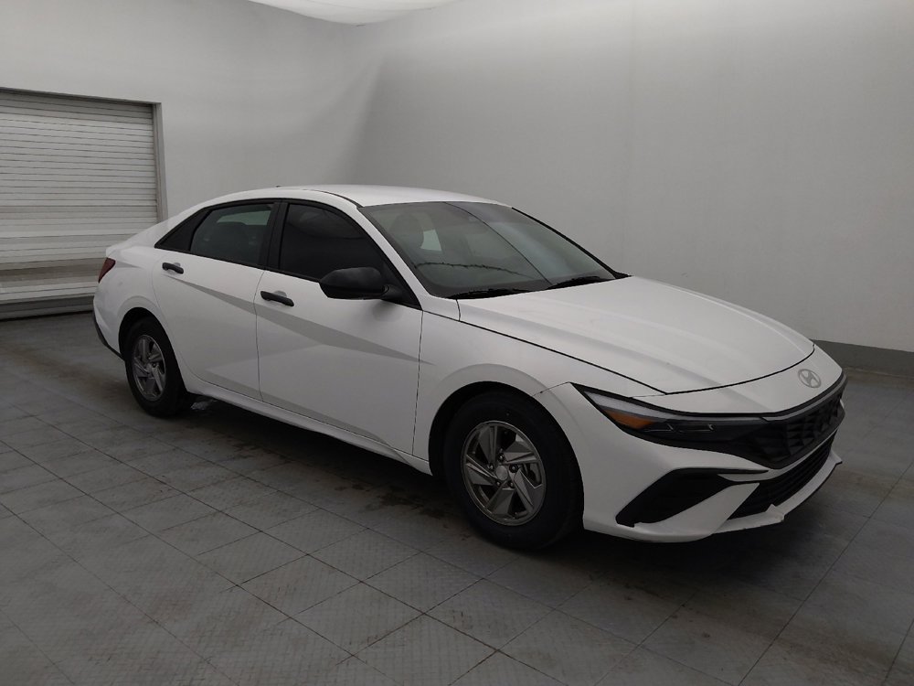 Used 2025 Hyundai Elantra SE image 11