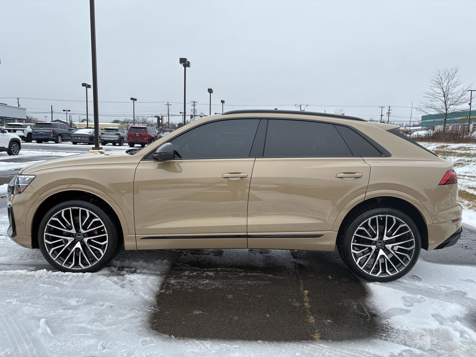 Used 2024 Audi SQ8 Premium Plus w/ 23" Wheel Package image 5