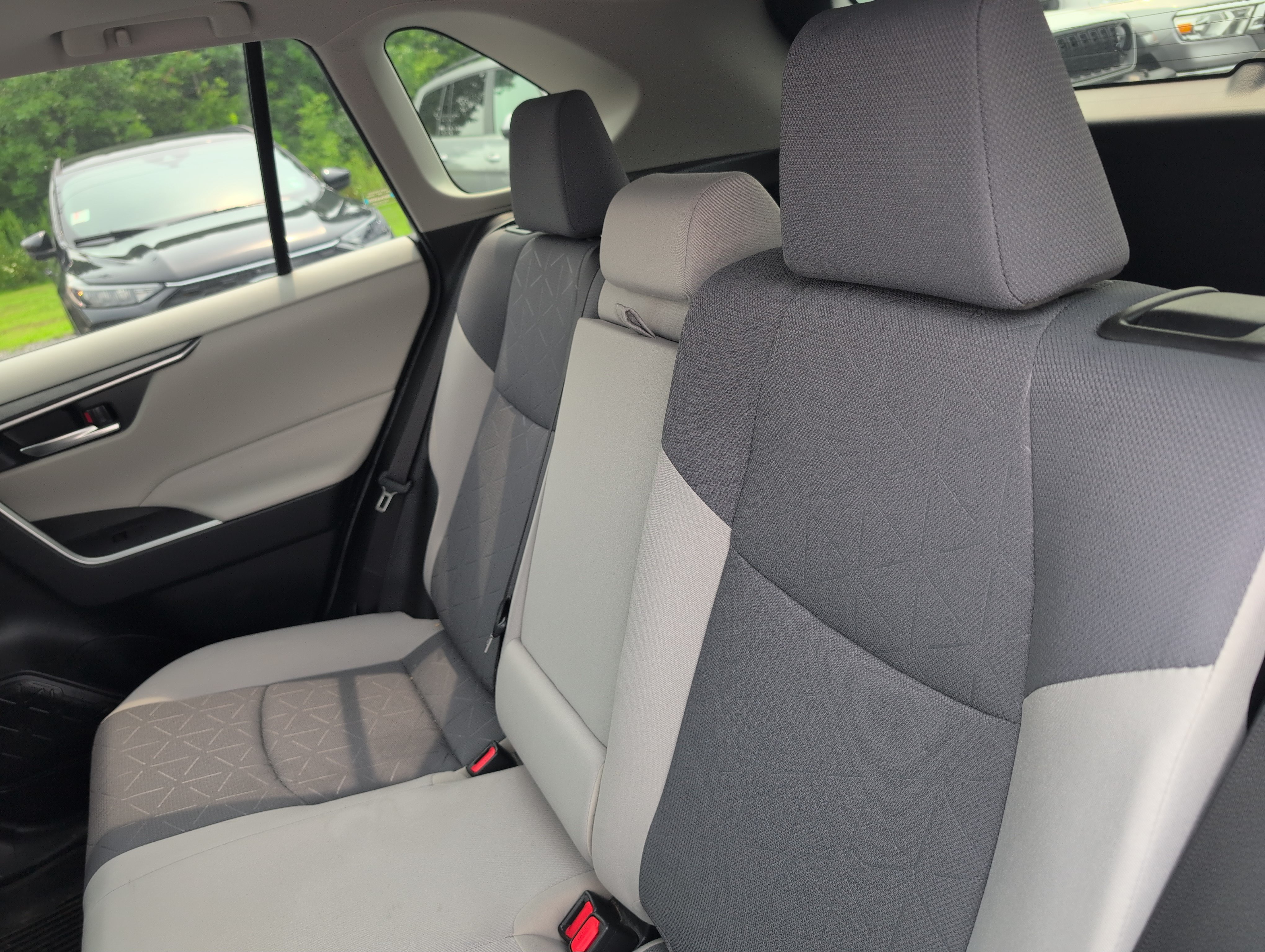 Used 2020 Toyota RAV4 XLE w/ Convenience Package AWD/4WD image 11