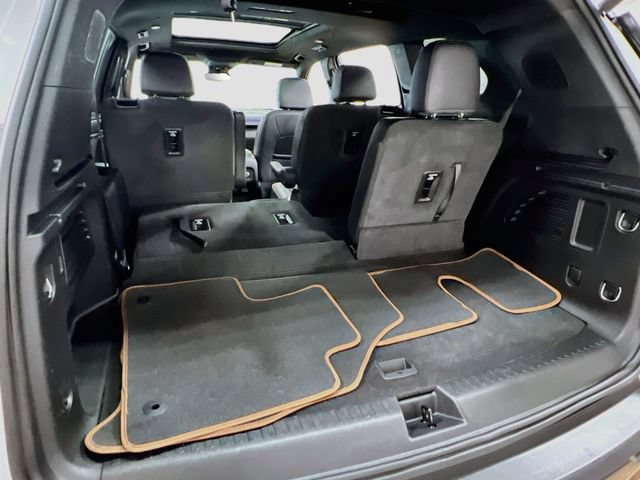 Used 2025 GMC Acadia AT4 w/ Luxury Package AWD/4WD image 29