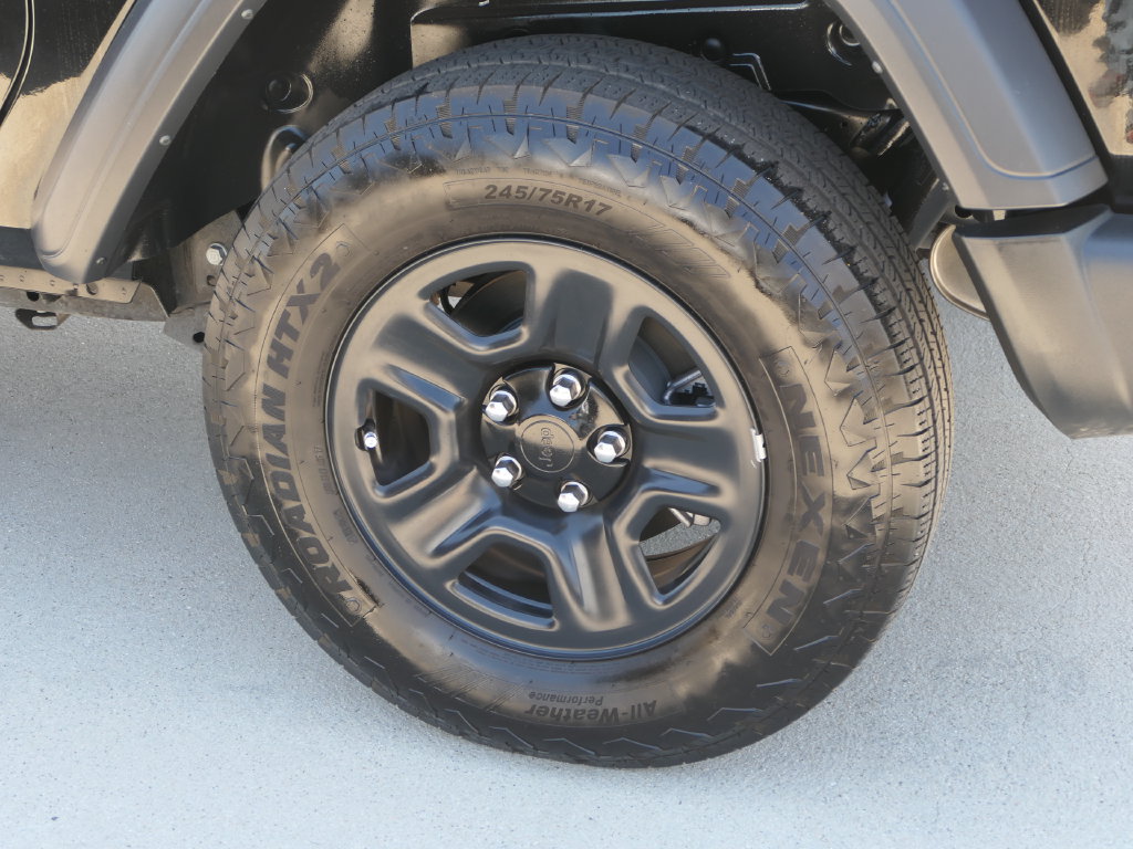 Used 2024 Jeep Wrangler Sport AWD/4WD image 9