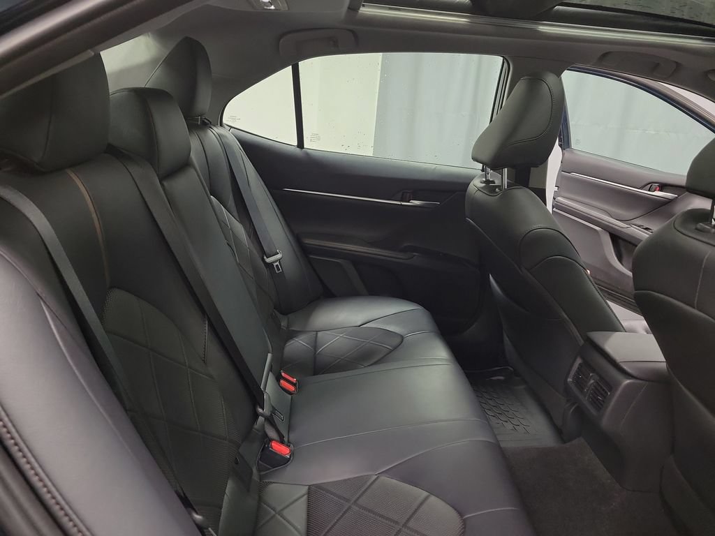 Used 2019 Toyota Camry XLE FWD image 25