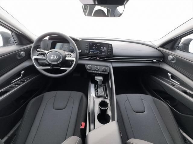New 2026 Hyundai Elantra SE FWD image 13