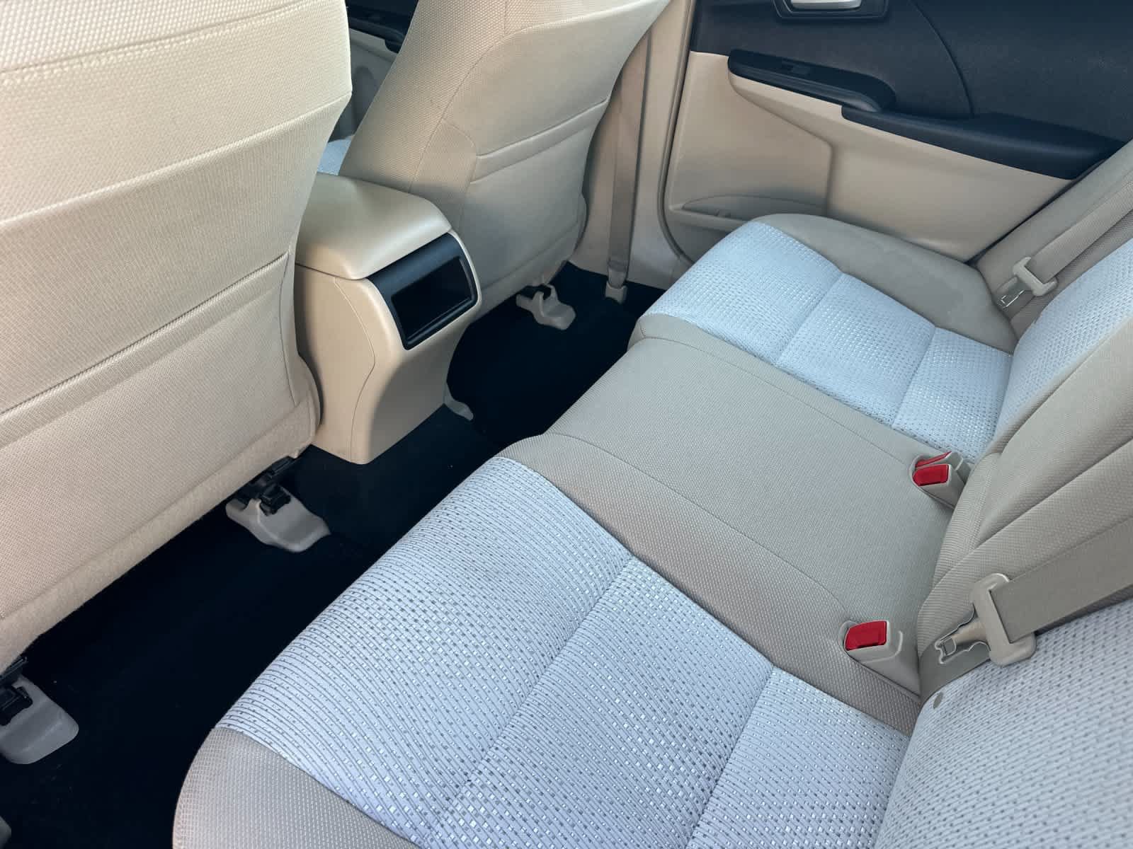 Used 2012 Toyota Camry LE FWD image 5