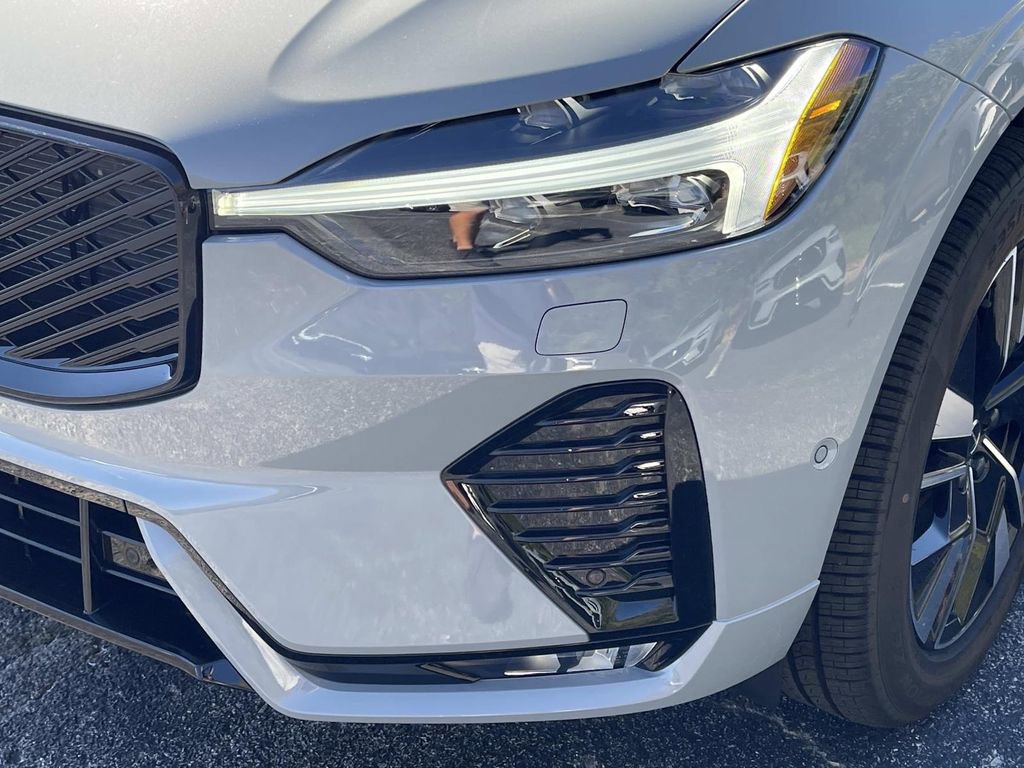 New 2026 Volvo XC60 B5 Plus w/ Climate Package image 9
