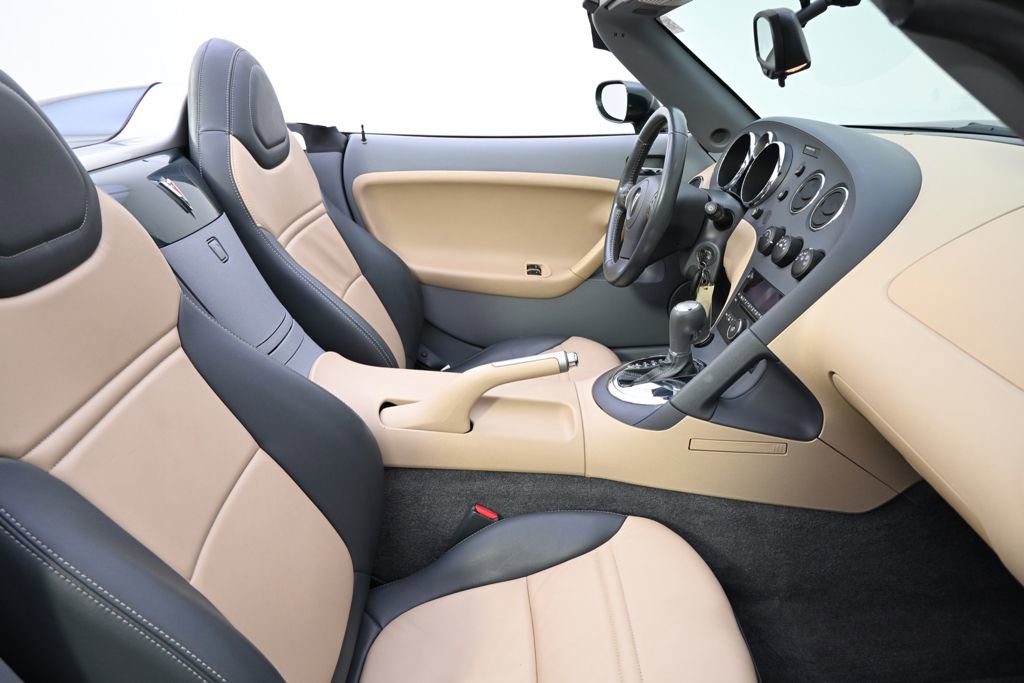 Used 2007 Pontiac Solstice Convertible w/ Premium Package RWD image 19