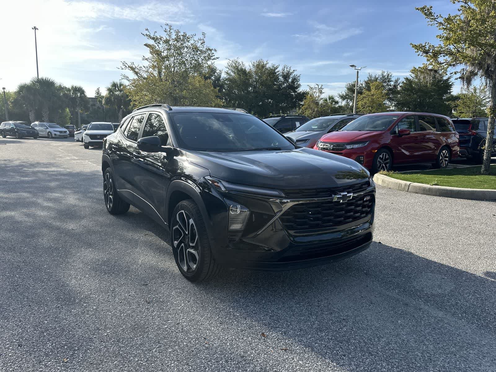 Used 2024 Chevrolet Trax RS w/ Sunroof Package FWD image 6