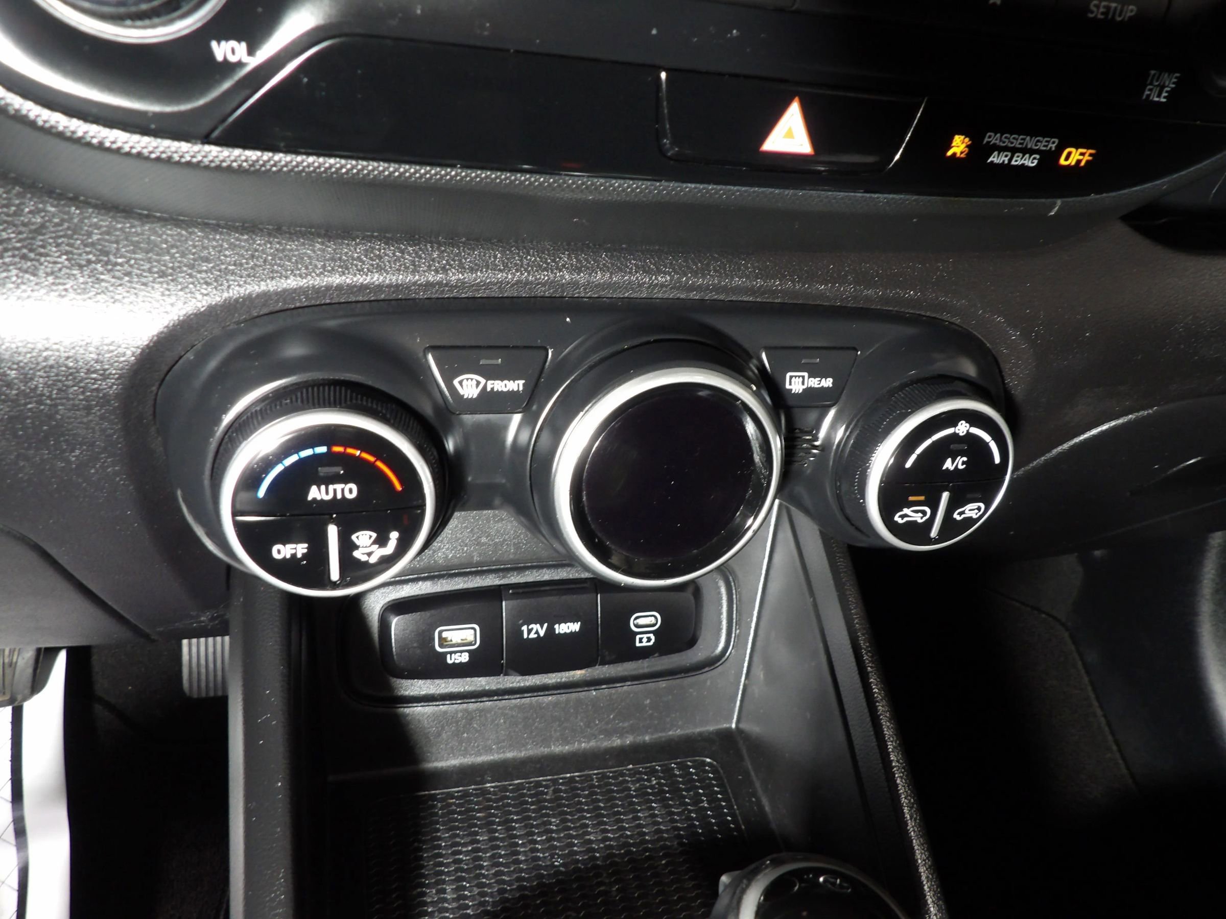 Used 2023 Hyundai Venue SEL w/ Cargo Package FWD image 16