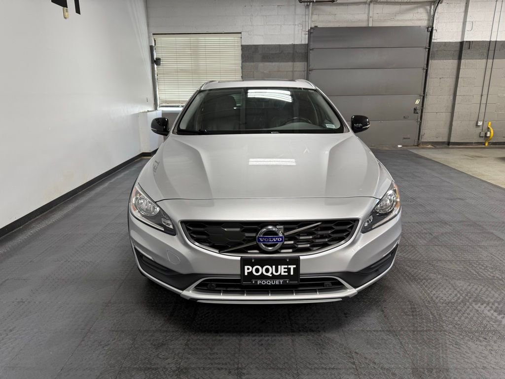 Used 2018 Volvo V60 T5 Cross Country w/ Convenience Package AWD/4WD image 3