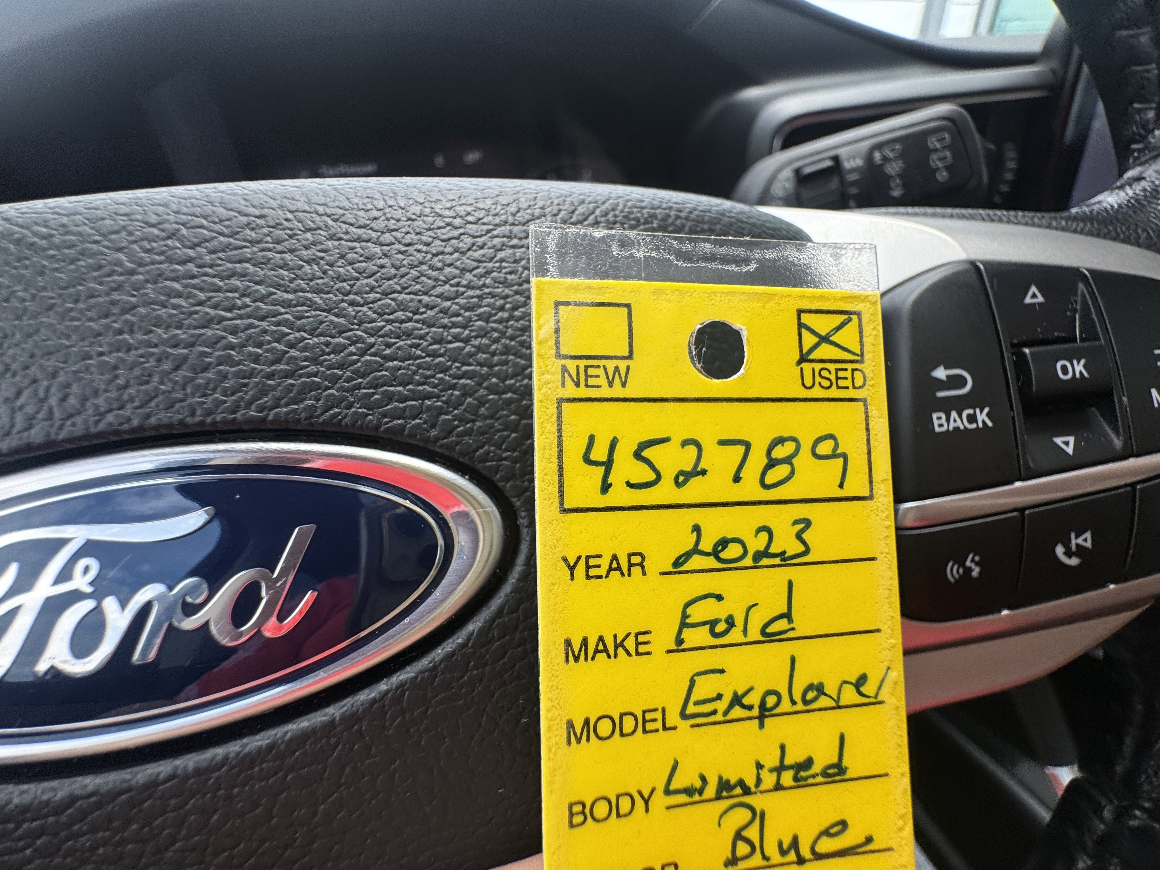 Used 2023 Ford Explorer Limited w/ Equipment Group 301A RWD image 19