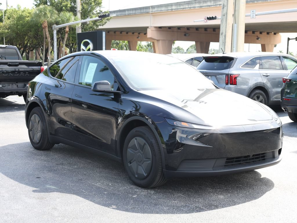 Used 2026 Tesla Model Y 2WD image 2