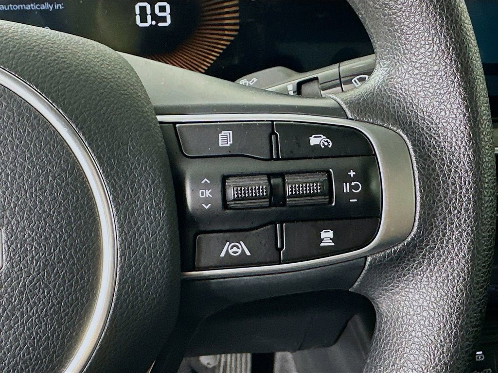 Certified 2025 Kia K5 LXS FWD image 9