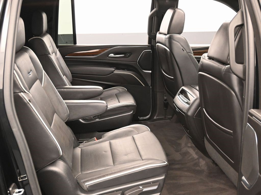 Used 2023 Cadillac Escalade ESV Premium Luxury image 38