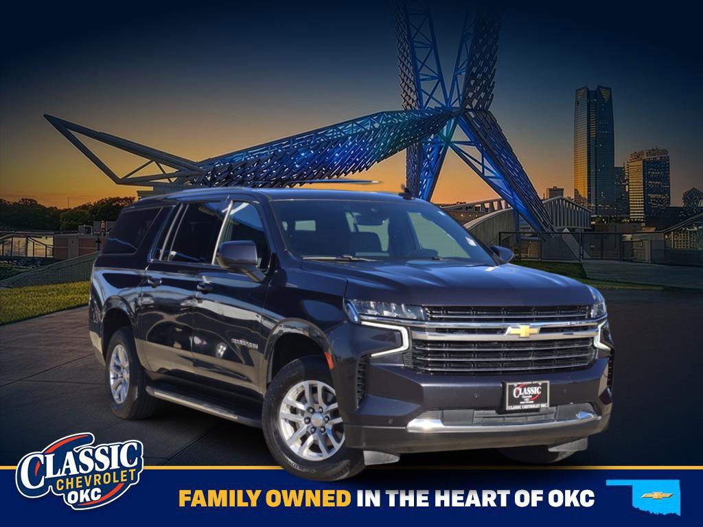 Used 2023 Chevrolet Suburban LT image 1