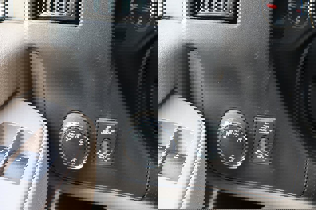 Used 2017 Chevrolet Express 2500 image 26