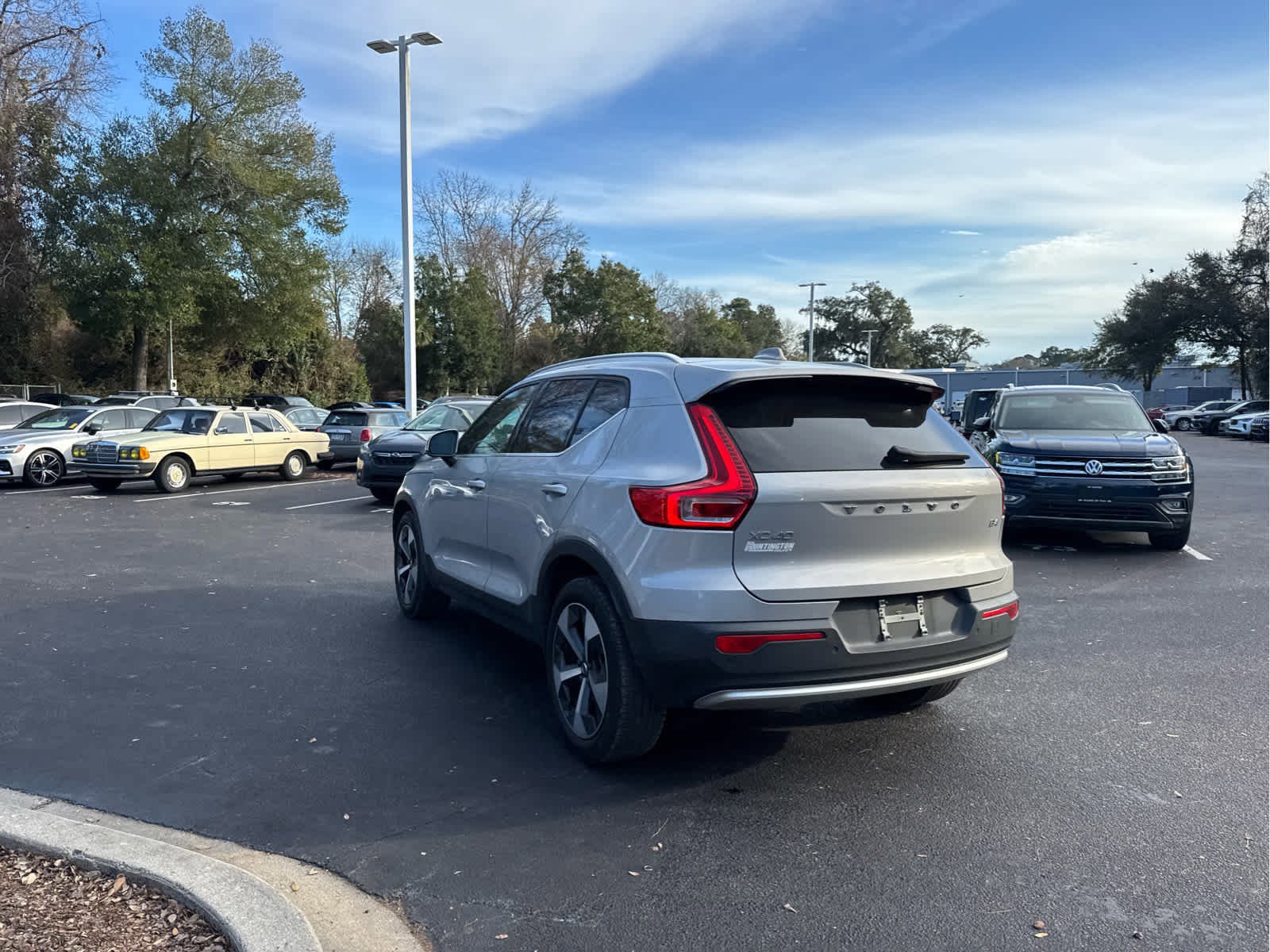 Certified 2023 Volvo XC40 B4 Plus w/ Driver Assist Package image 12