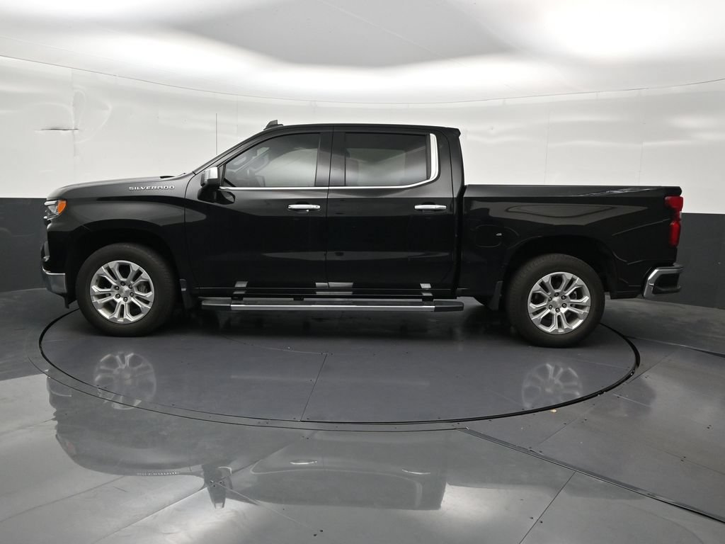 Used 2022 Chevrolet Silverado 1500 LTZ RWD image 2