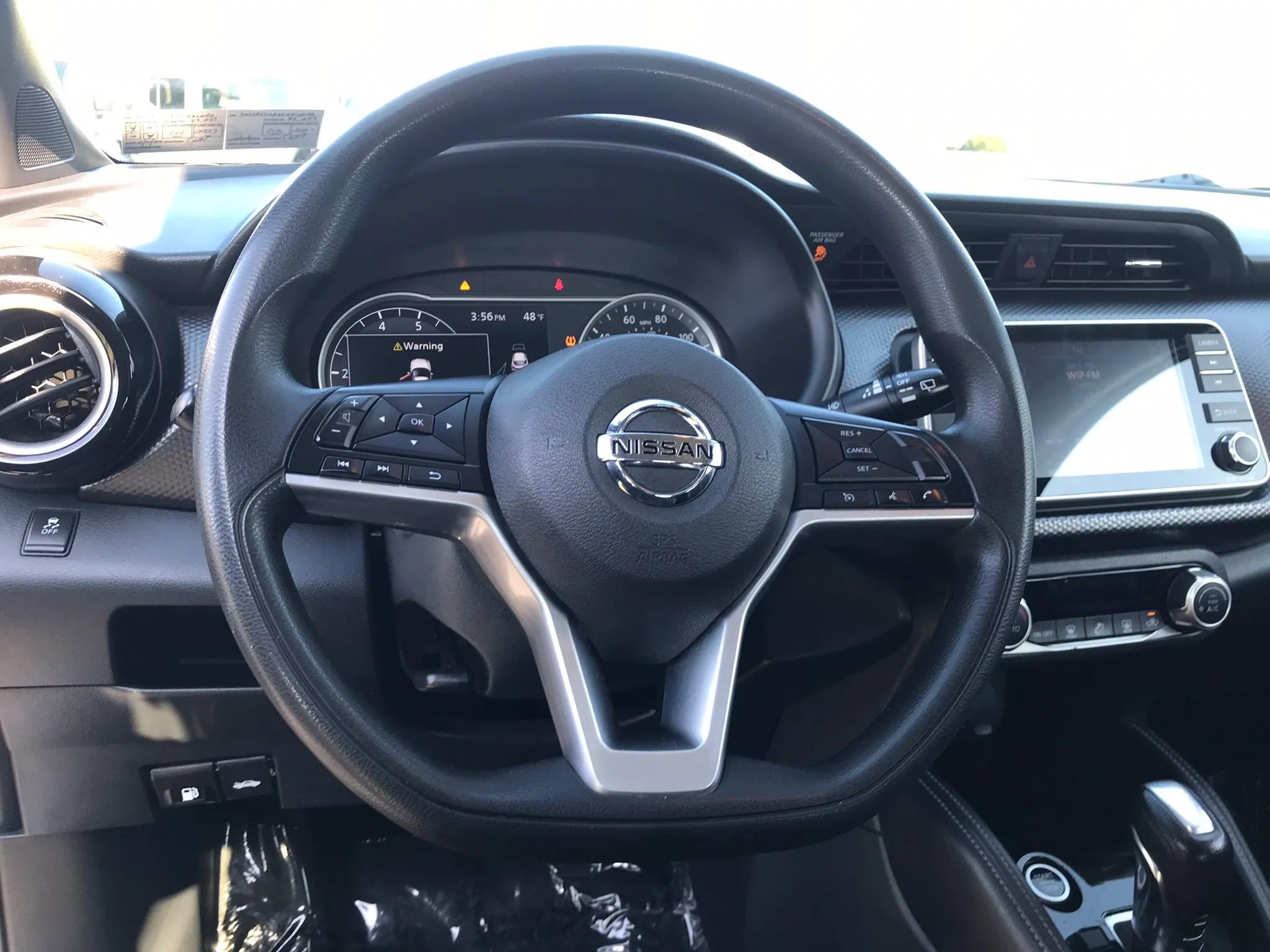 Used 2019 Nissan Kicks SV image 14