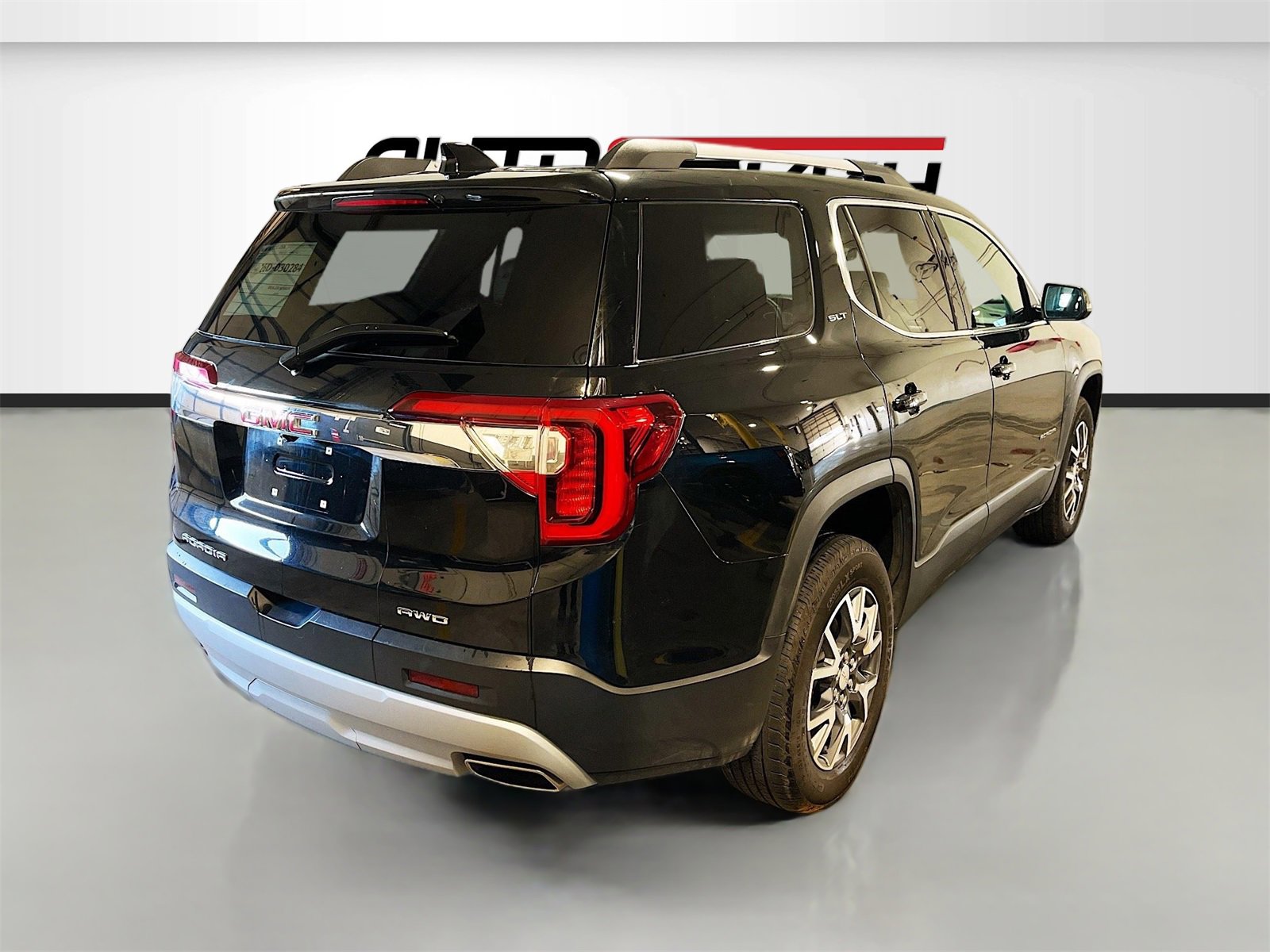 Used 2023 GMC Acadia SLT w/ Preferred Package image 7