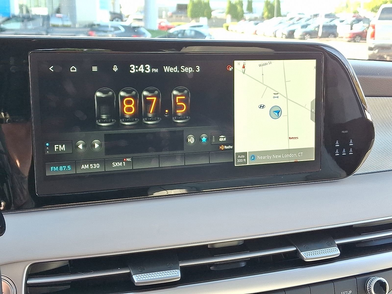 Used 2023 Hyundai Palisade SEL w/ Premium Package image 16