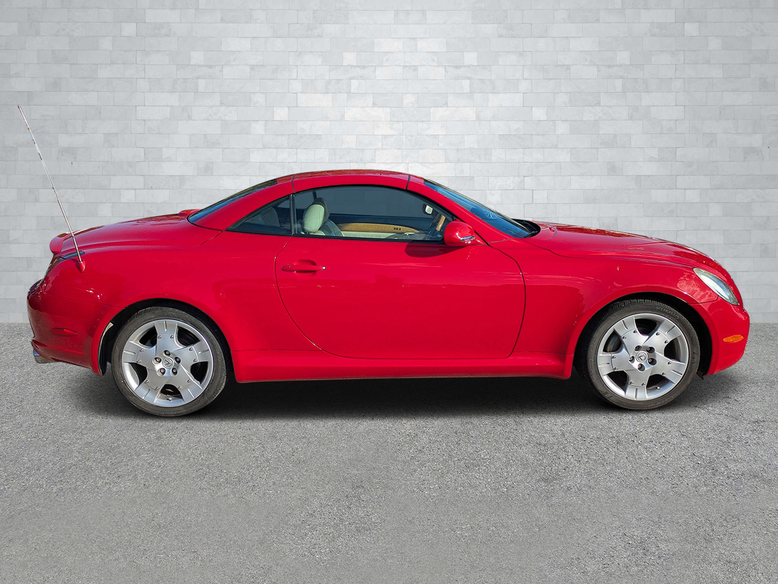 Used 2004 Lexus SC 430 Convertible image 4