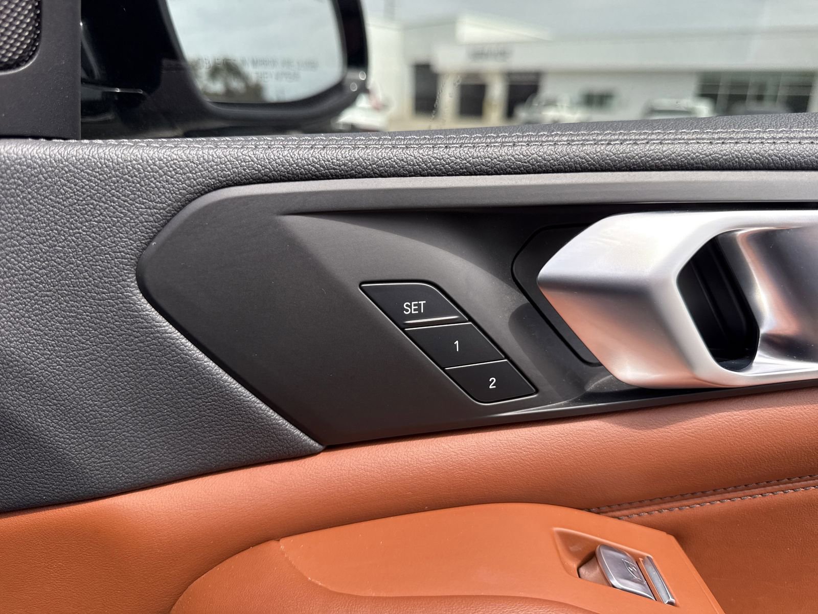 Used 2022 BMW X7 xDrive40i w/ M Sport Package image 37