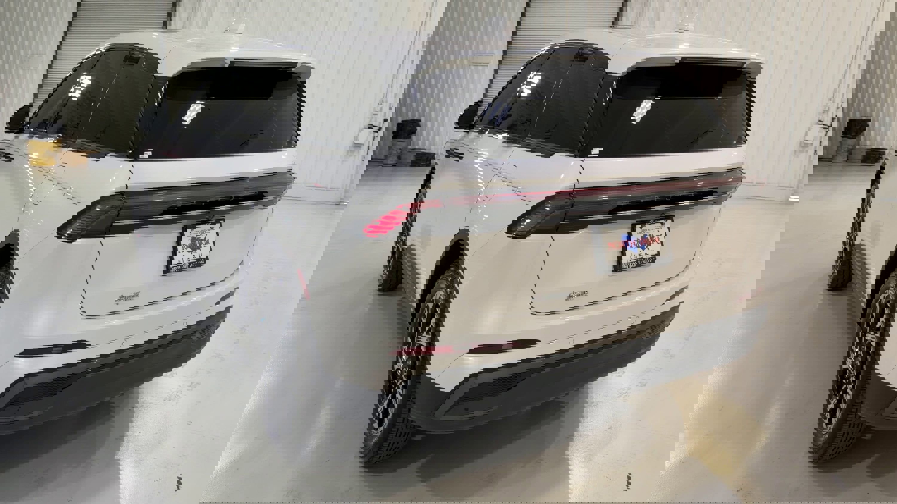 Used 2025 Lincoln Nautilus Premier w/ Jet Appearance Package image 8